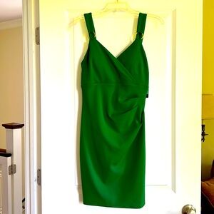 Guess NWT green sheath dress sz 6 ( fits like 4). Uber flattering, elegant!